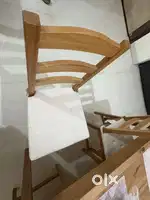 Dinning Table + Seating off white pillow