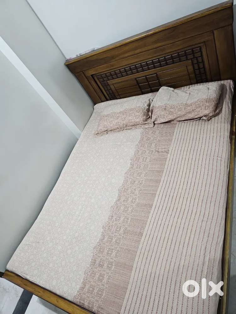 Queen size teakwood cot(sagwan wood)