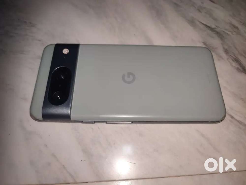 Google Pixel 8 (8GB/128GB) Excellent Condition – Full Box – No Issues