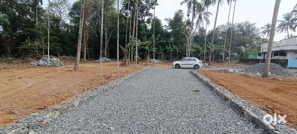 2 KM ANGAMALY NH APPOLLO HOSPITAL 5,6,8 CENT PLOTS FREE REGISTRATION