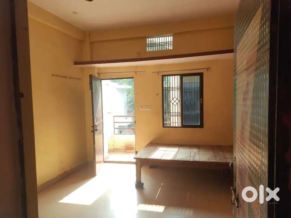 BEST SINGLE ROOM FOR RENT WITH BED;FAN;LIGHTS;ALMIRAH;HALL ETC AT 3500