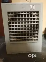 Ek sal purana cooler hai bahut achcha chalta hai sabh chal raha hai