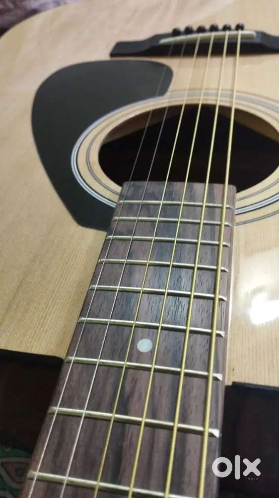 Yamaha guitar F310