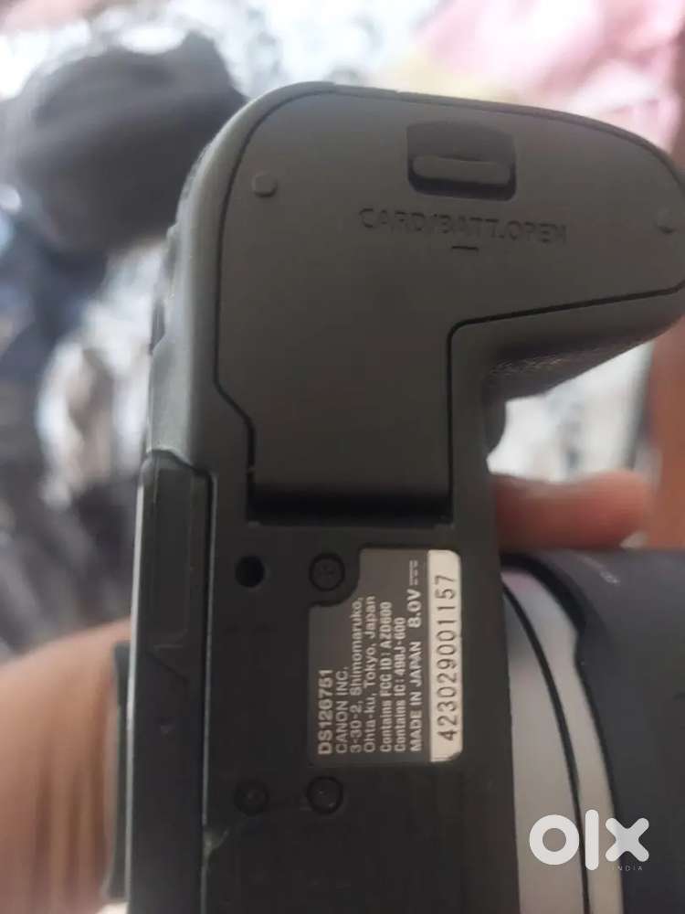 Canon EOS RP Mirrorless Camera + RF 35mm F1.8 IS Macro STM Lens