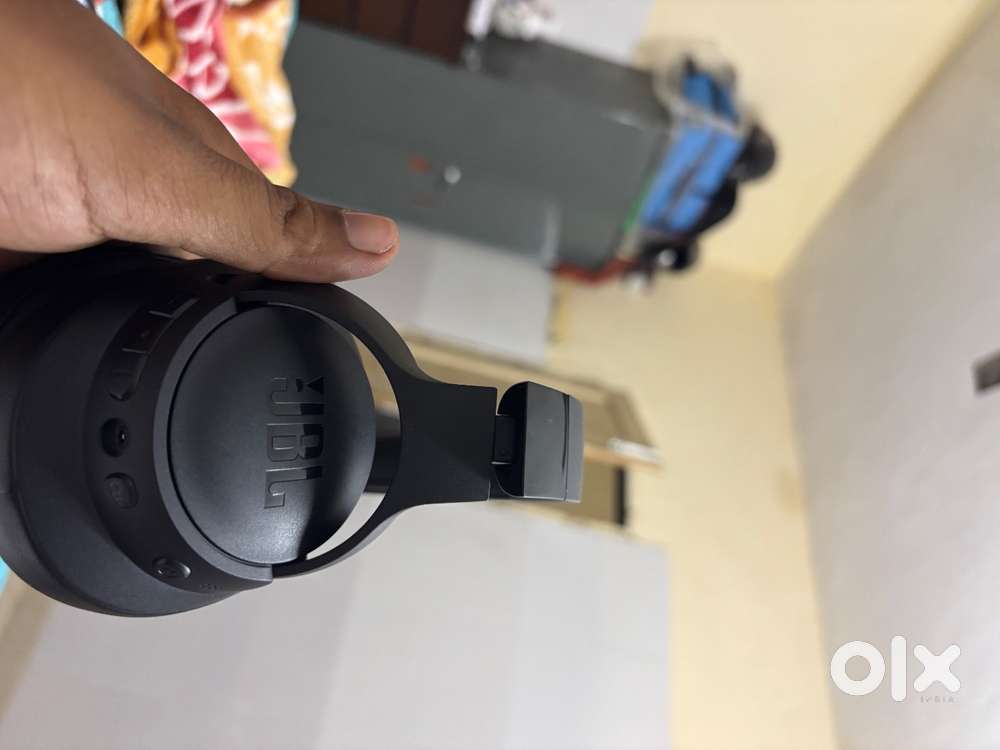 Jbl tune 770NC Headphones for sell