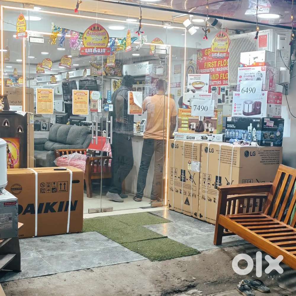 Salesman for showroom