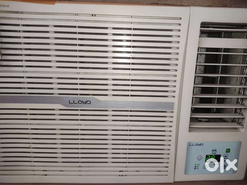 Window Ac  LLOYD  in Good condition
