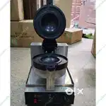 Fridge and ufo burger machine