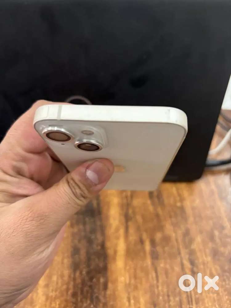 I sell my  I phone 13 128gb 6 month old avaiblable in your budget