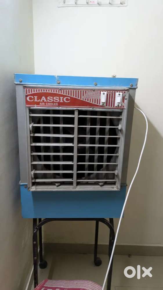 Cooler with Stand Urgent Sell