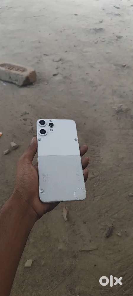 Phone ma koi Kami nhai ha 3 month old ha bil box charger sab ha