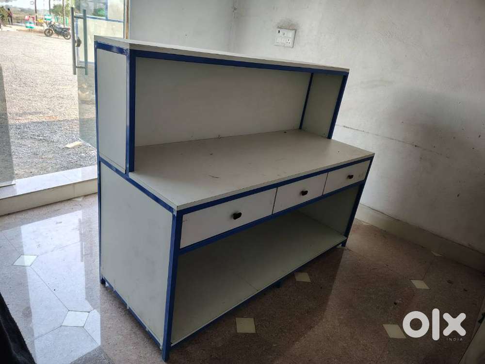 Medical sales counter