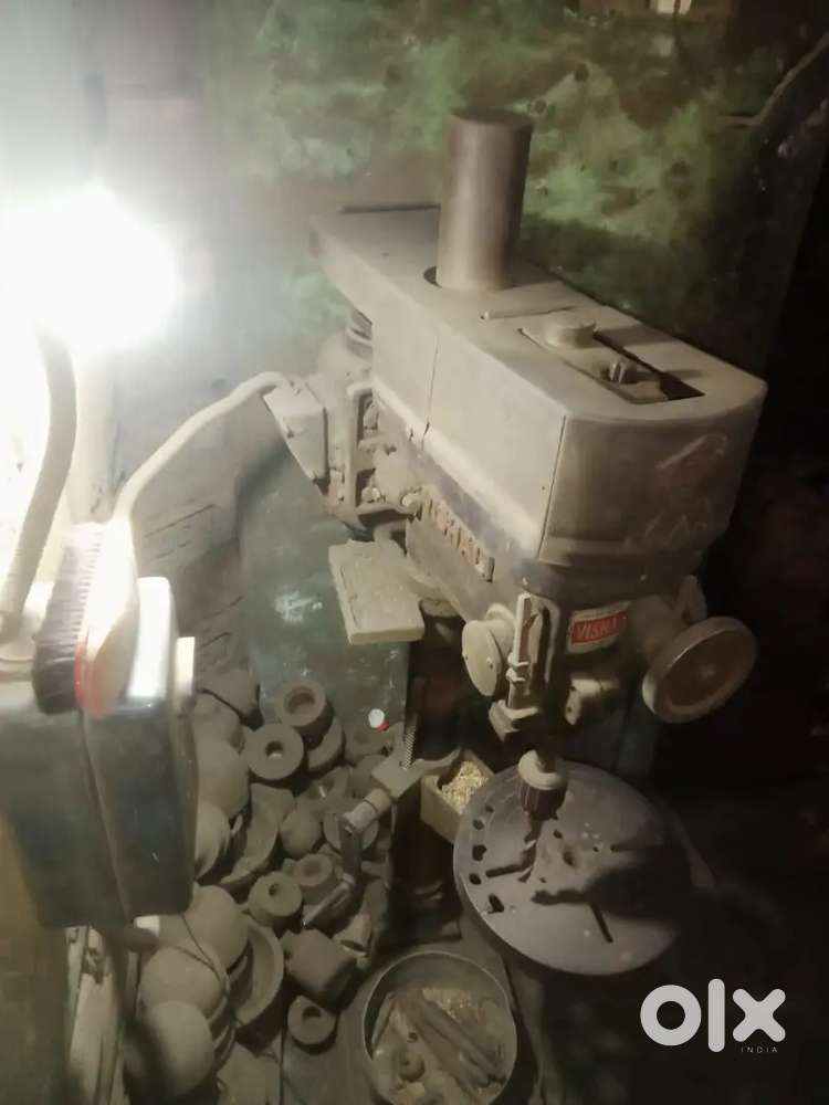 Drill machine with motor