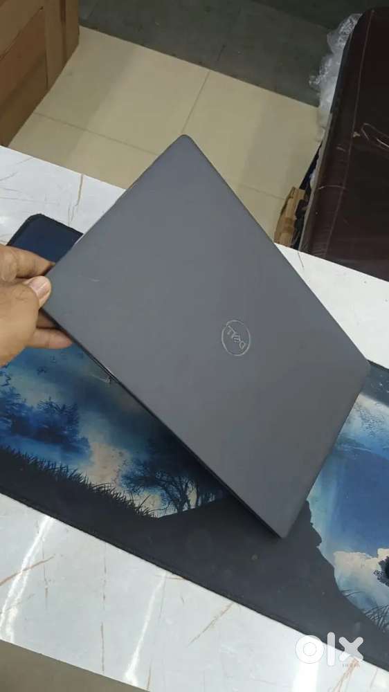 Dell cor i3 10the ram 8 SSD 512 gb new candision laptop 1 year