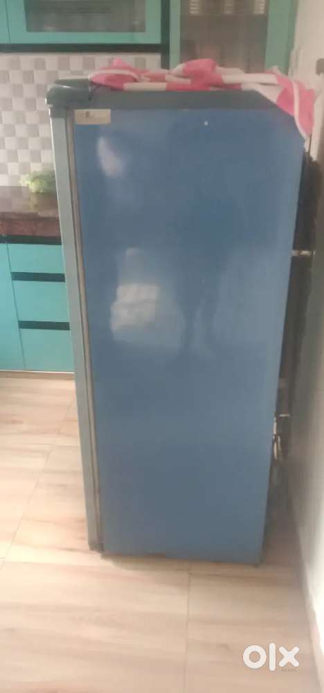 Whirlpool 260 lts single door