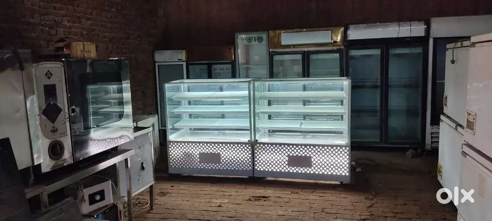 Second Hand Display Counters Hot and Cold