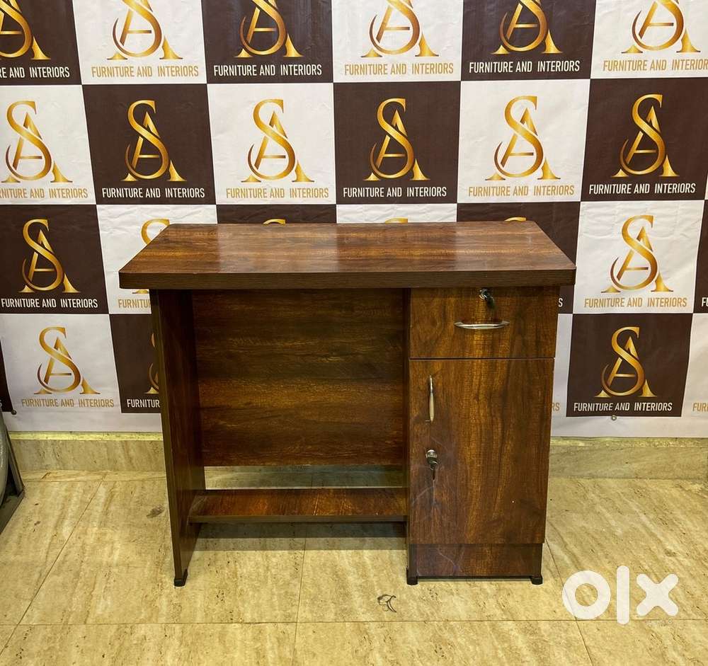 Brand new 2/3 computer table in affordable price dm to get more det