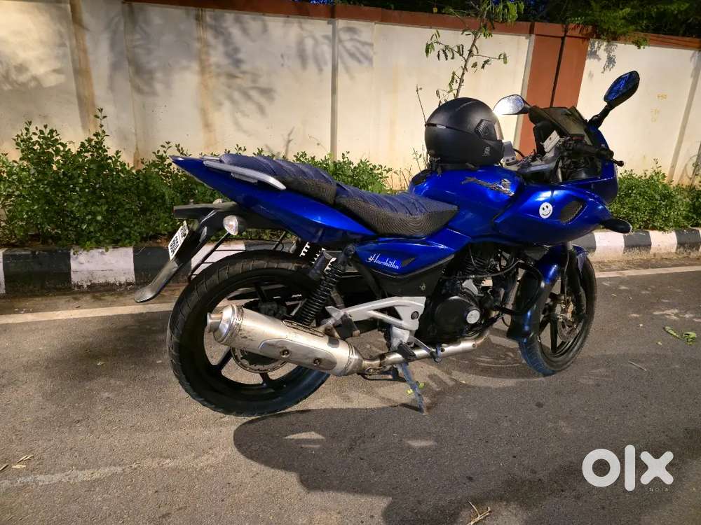 BAJAJ PULSAR 220
