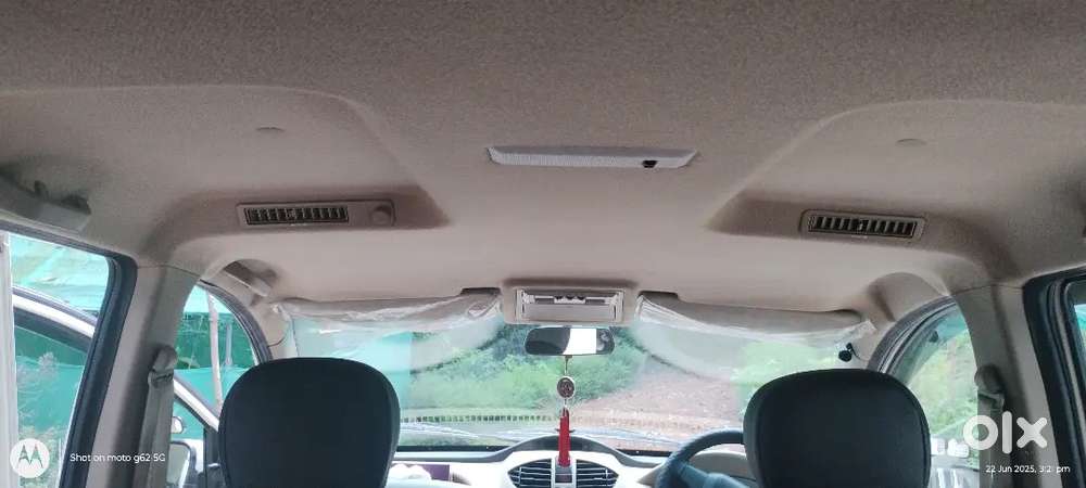 Taxi service mahindra Xylo  7 seater  km 20