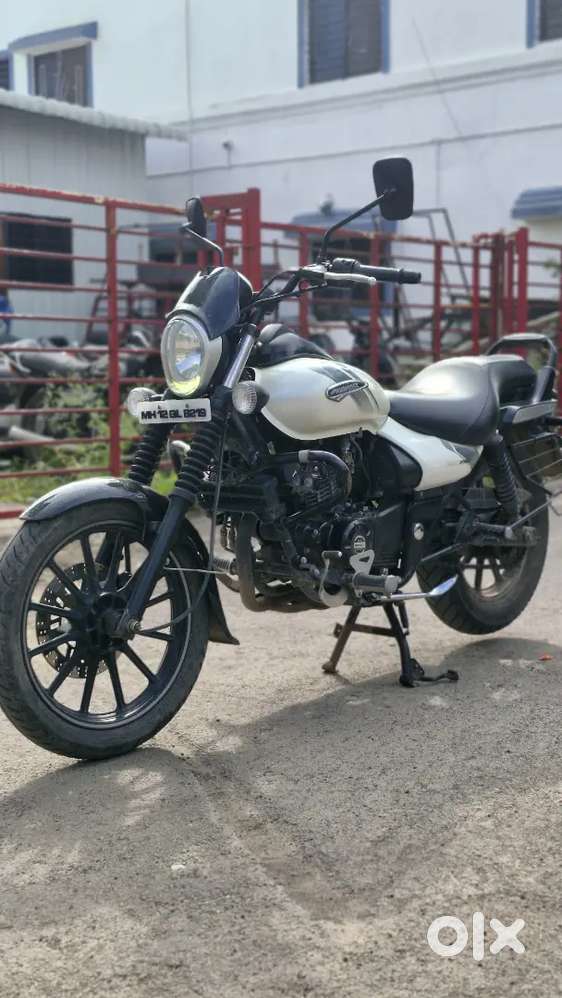 BAJAJ Avenger 220