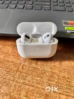 Apple Airpods Gen 1 (2022 purchased)