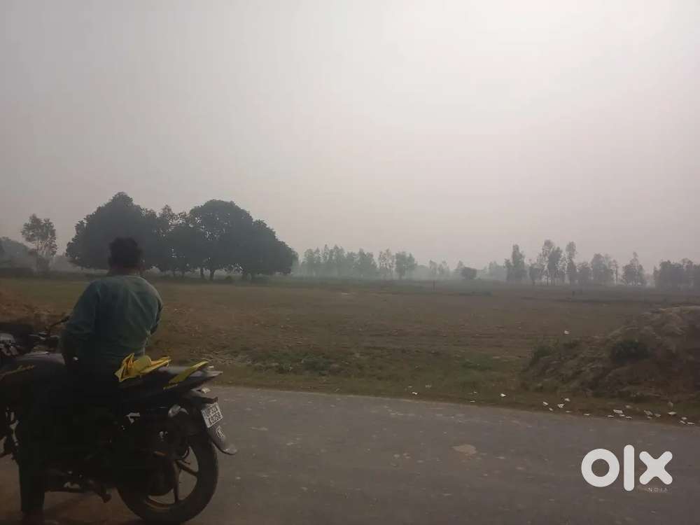 Sitapur road per itaunja se bakshi ka talab per plot uplabdh