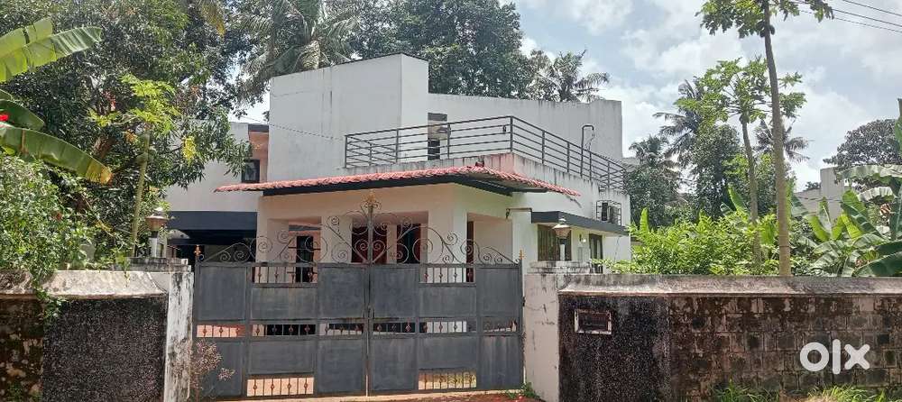 Kuttanalur 4bhk house for rent