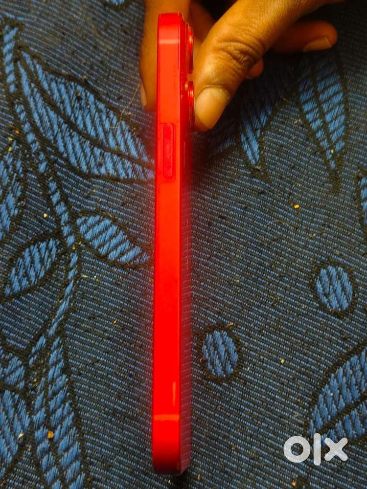 Apple 14 in excellent condition with charging cabel and box