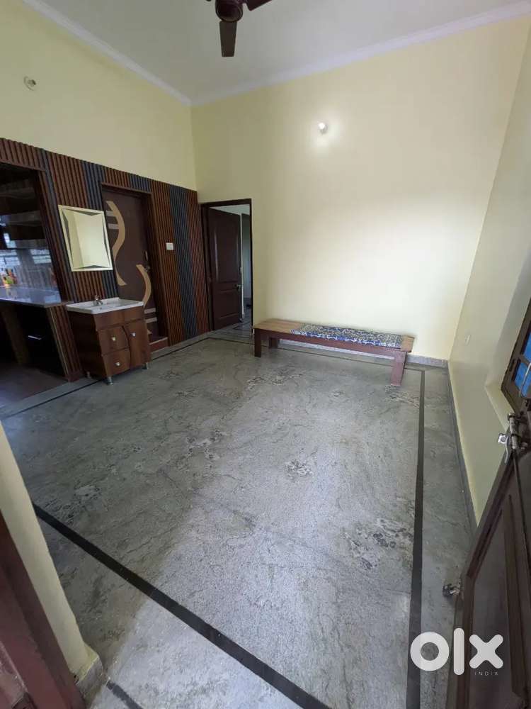 2.5 BHK for rent
