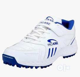 Pro ASE Cricket Shoes,UK_ 8. Brand New