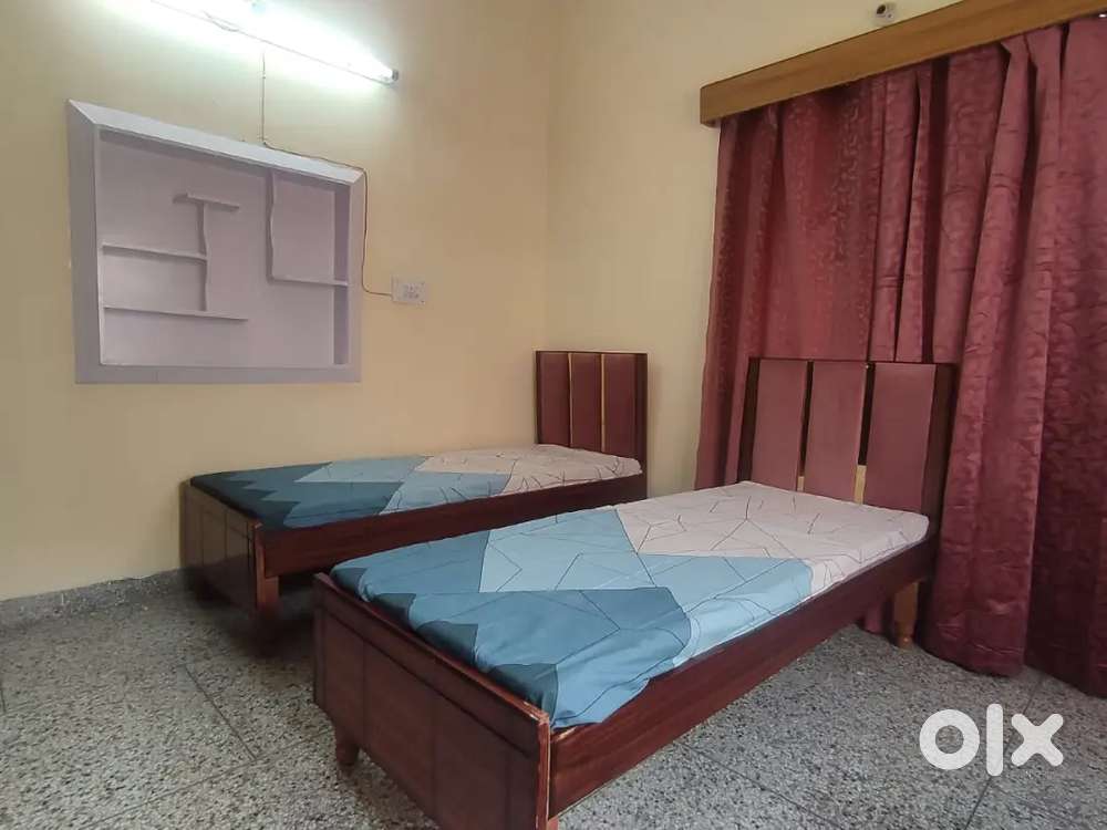 PG for girls with food  near industrial area phase 8 , 8b