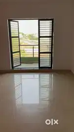 Spacious 3bhk flat at prime location. nearby to SVKM & HIRE GMC