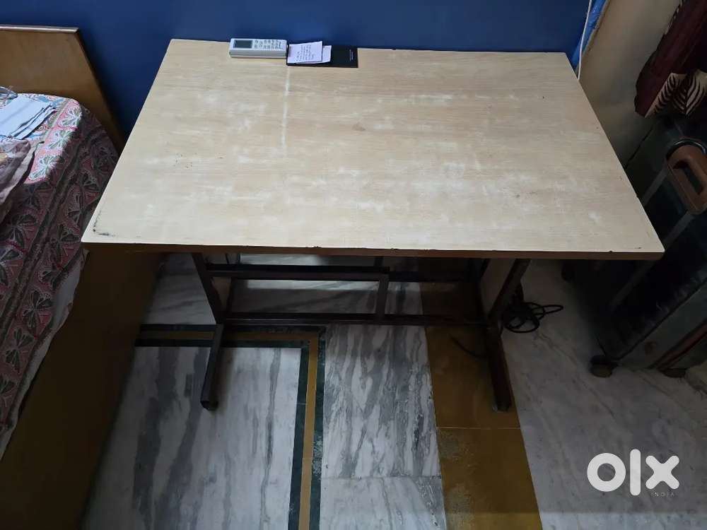 Computer Table/Work Desk