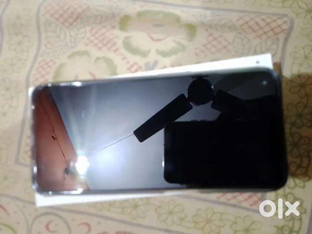 Realme 8 s 5 g phone he 6+6gb ram or 128 memory he