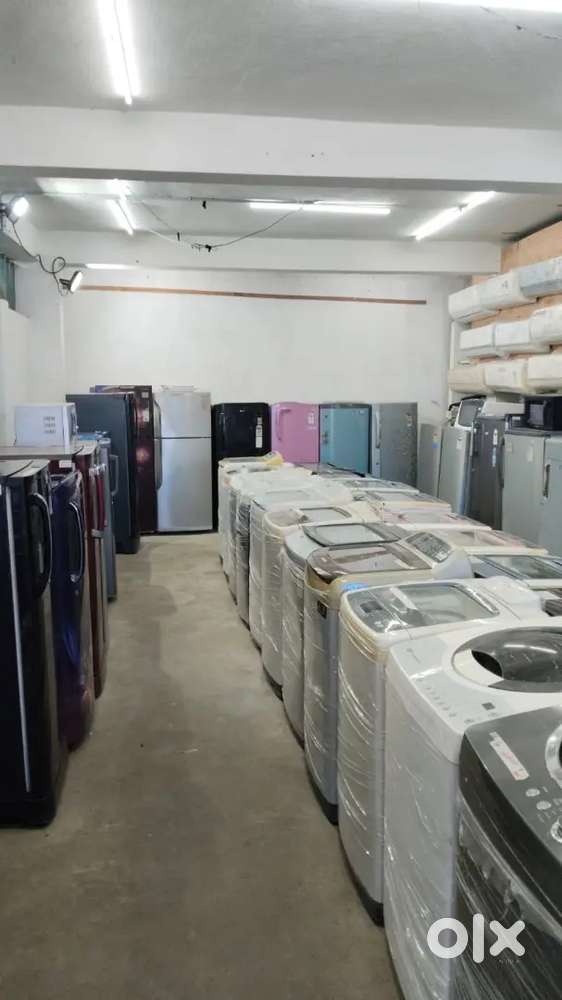 Second hand showroom fridges ++/