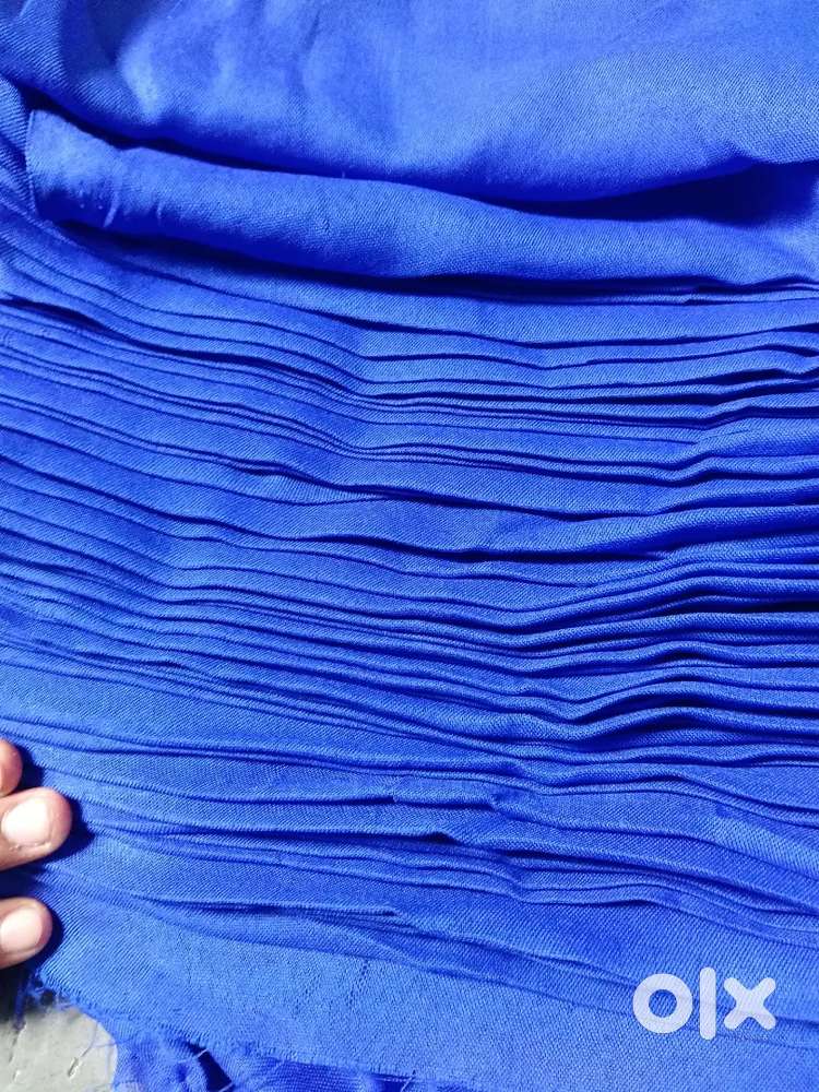 135 miter kapda plastic jaisa hai thora thora