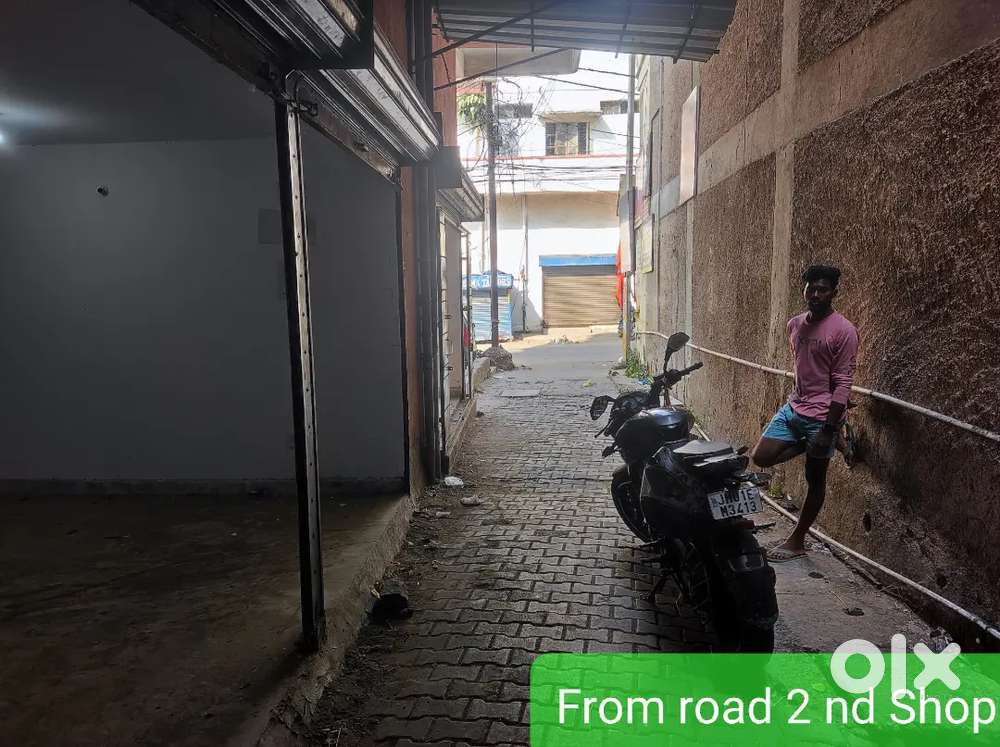 A 400 sqft shop, ground with mezanine floor  in Upper Bazar