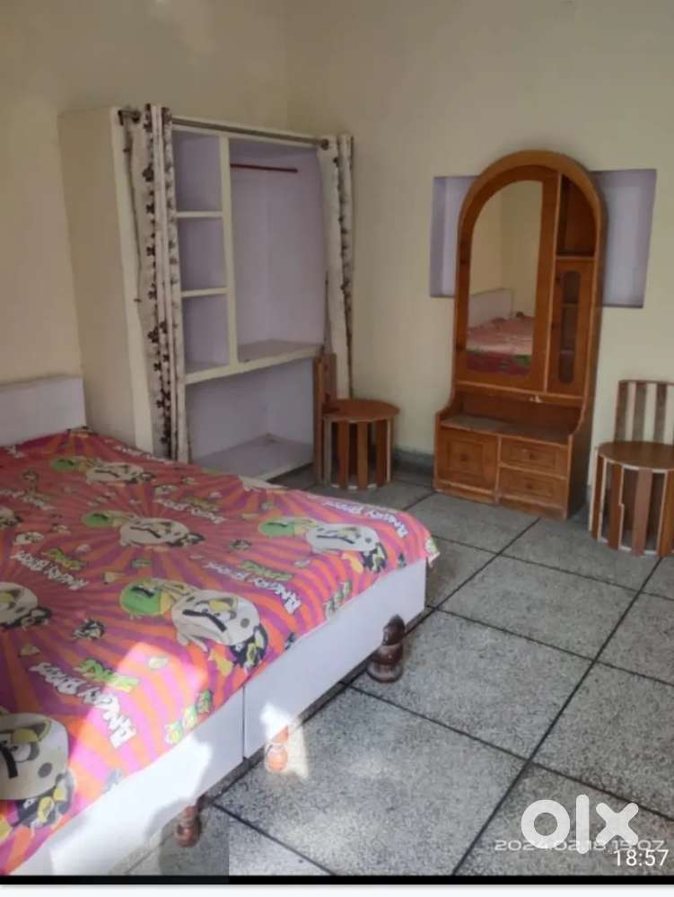 P.G.for boys sepeate bathroom n kitchen