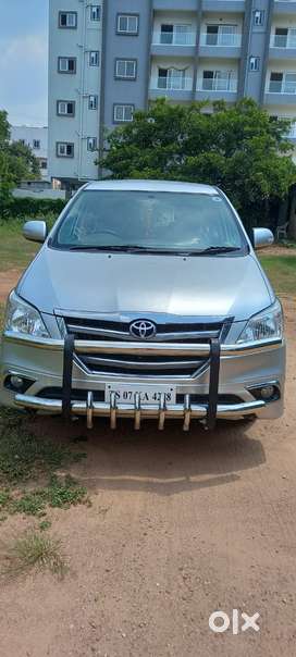 Toyota Innova 2.5 G (Diesel) 7 Seater BS IV, 2013, Diesel