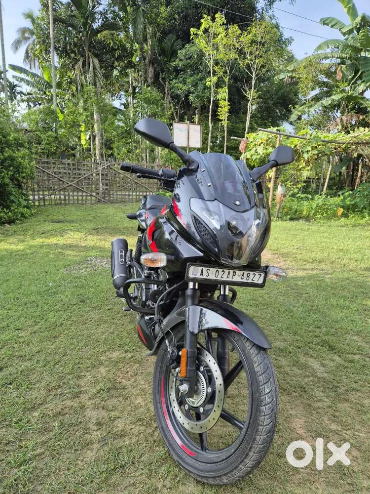 Pulsar 220f BS6 E20 model 2024 new conditiin bike