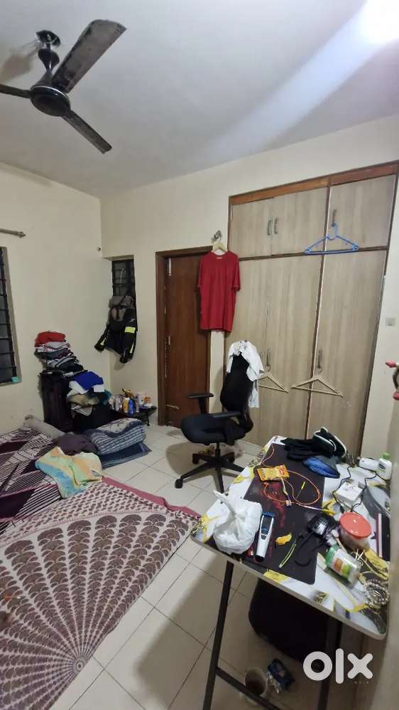 Sharing room , maintenance, electric bill and rent 4666