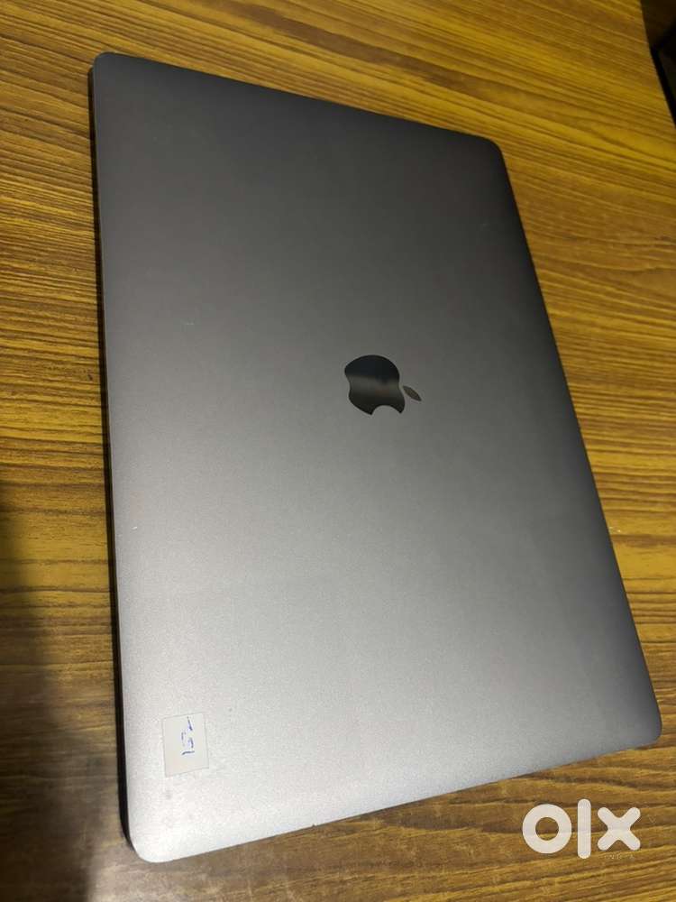 Apple MacBook Pro 2017  15 inch  i7  16GB RAM  1TB SSD