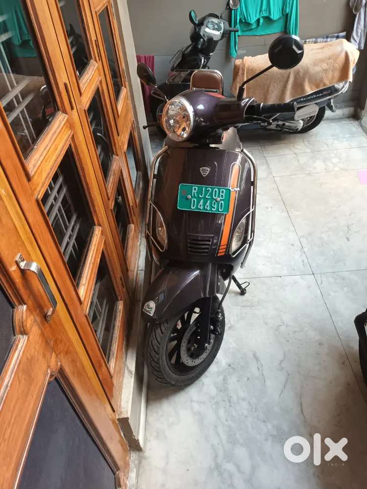 Aura scooter