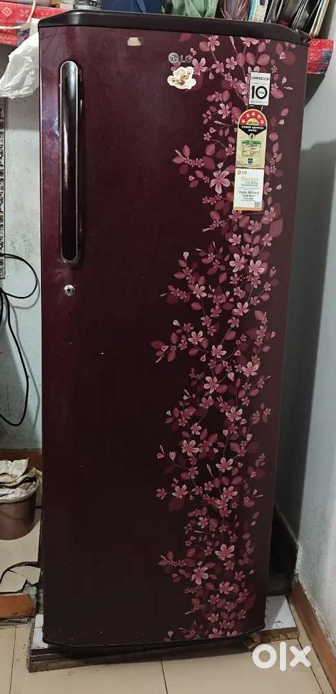 SAMSUNG REFRIGERATOR 270 LTRS