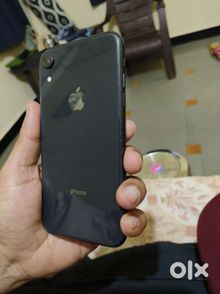 Excellent condition without scratch iPhone XR( 64GB)