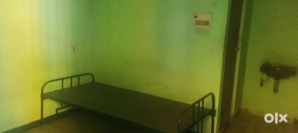 Urgent bachalar room for rent sarata college road