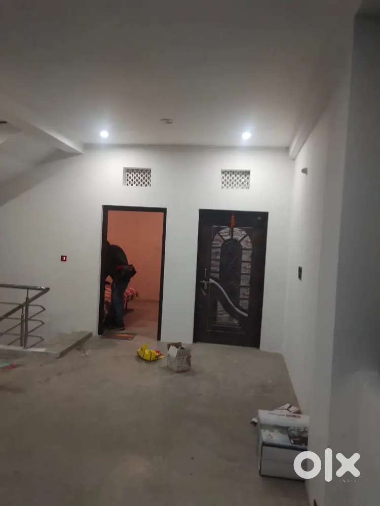 Room  for rent in good society in padri bazar