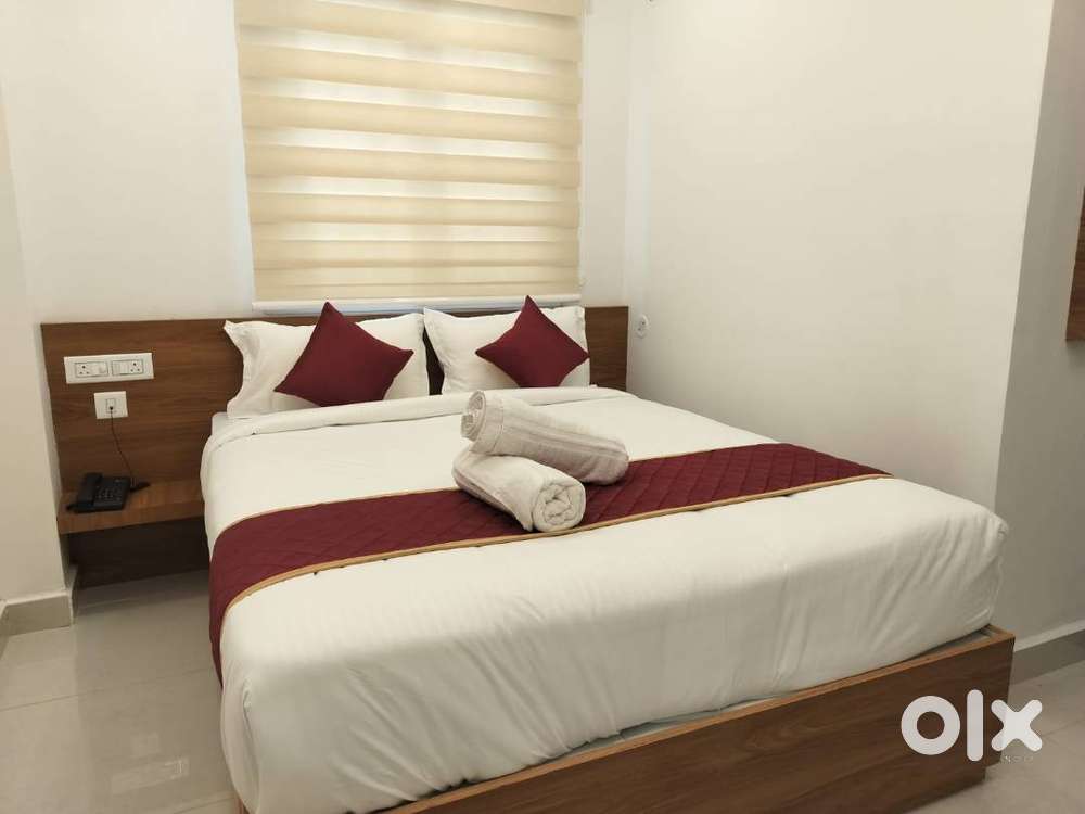 FRONT OFFICE RECEPTIONIST MALE OR FEMALE