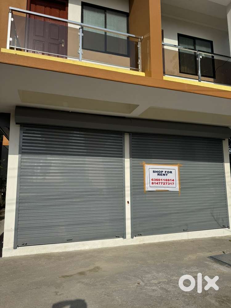 Shop / Commercial space for rent with parking on main road, hoige baza