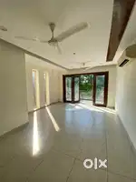 1 kanal house 3bhk plus servant quarter available for rent